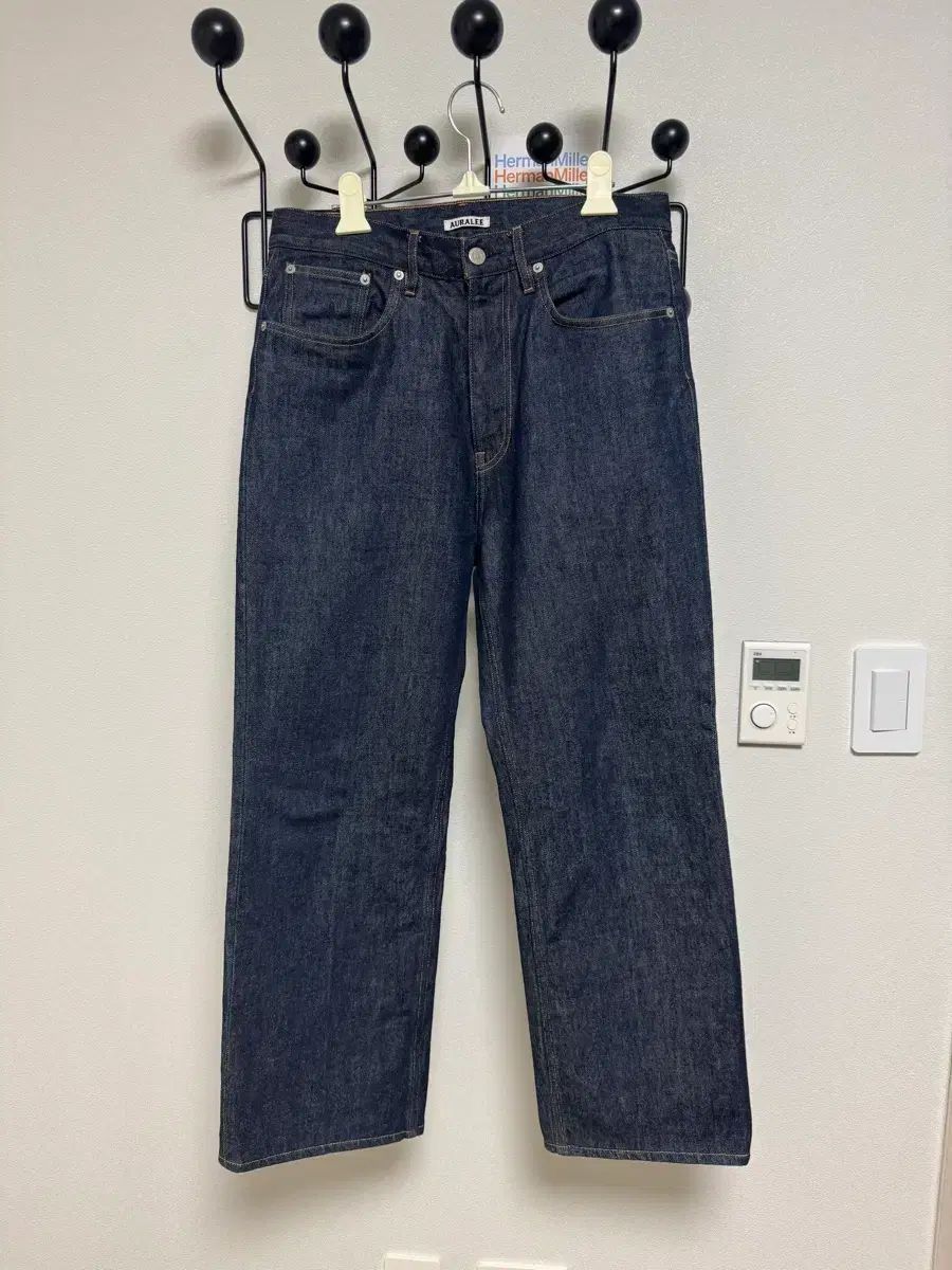 数量限定，本物保証 AURALEE オーラリー デニムパンツ 30サイズ 出品