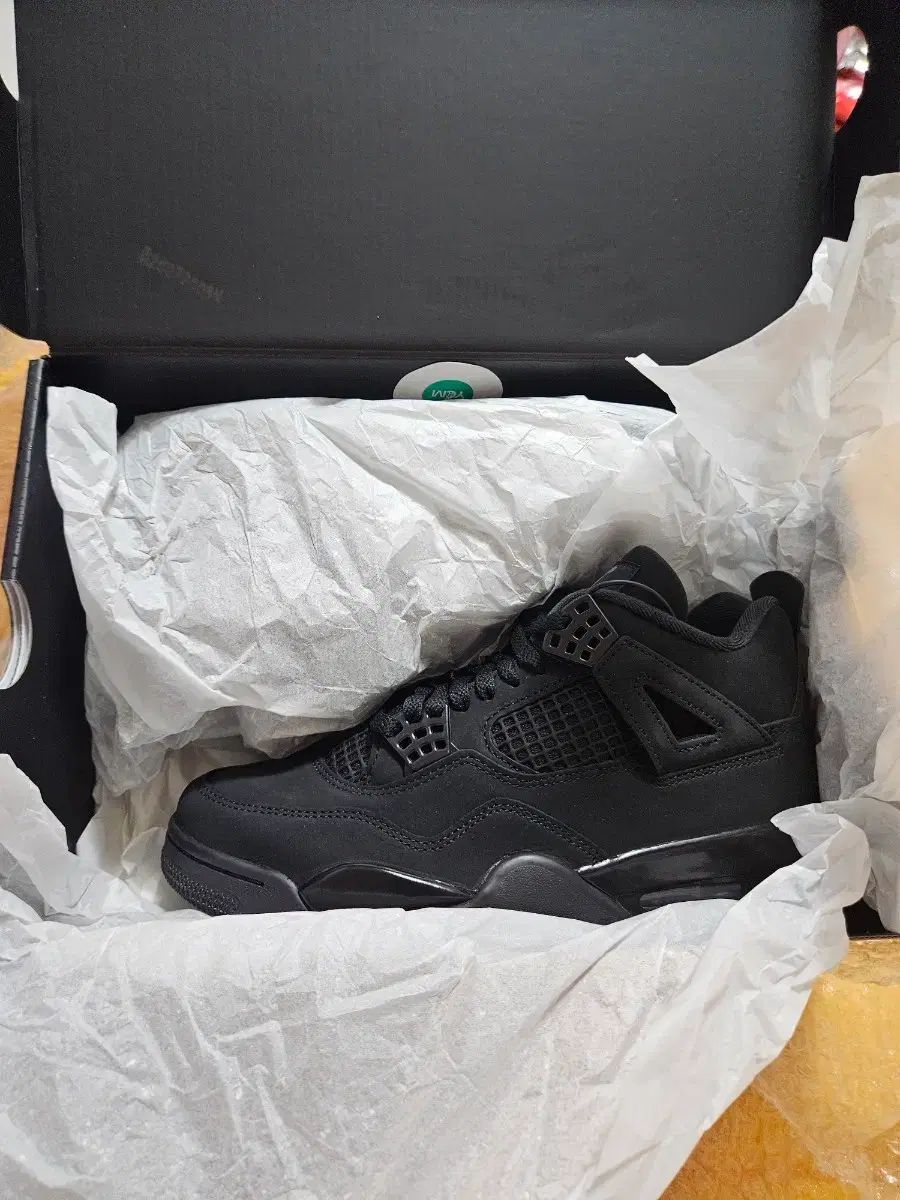 新品 NIKE エア ジョーダン 4 レトロ ブラックキャット 260mm 49,129円