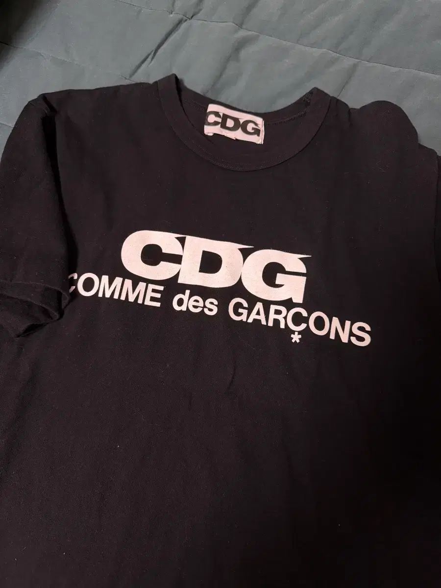 L コム・デ・ギャルソン cdg半袖Tシャツ