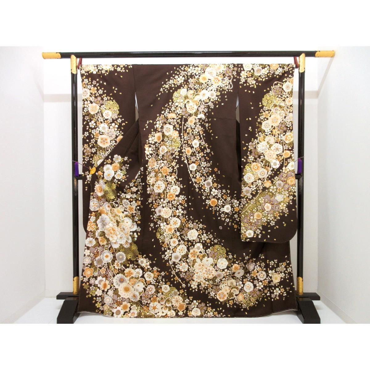 【新品】振袖　友禅金彩加工　刺繍入り
