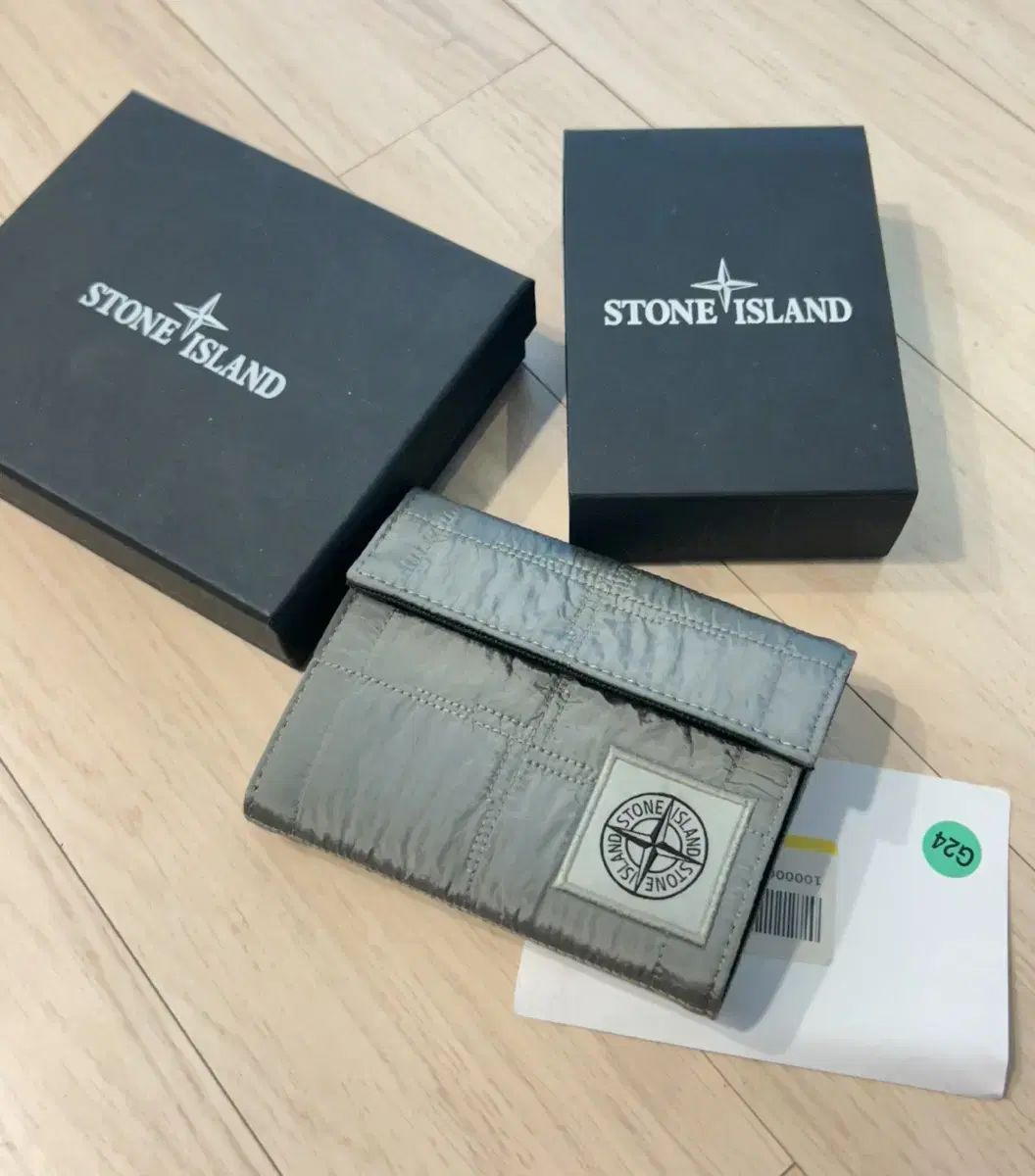 (新品) ストーンアイランド ナイロン 二つ折り財布