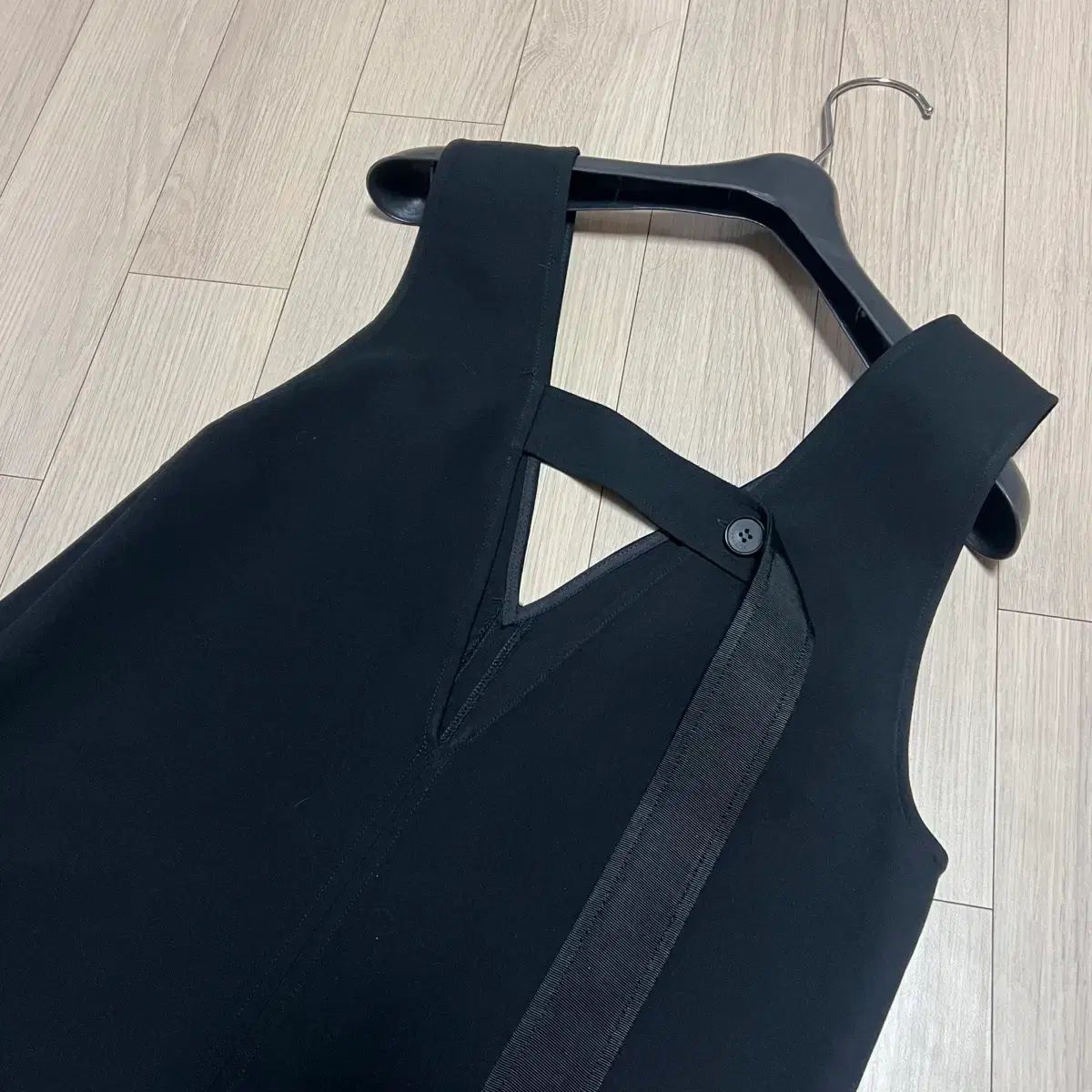 KUHO PLUS KUHO バッグ ストラップ Vネック レイヤード ワンピース ビスチェ ブラック 黒 ノースリーブ