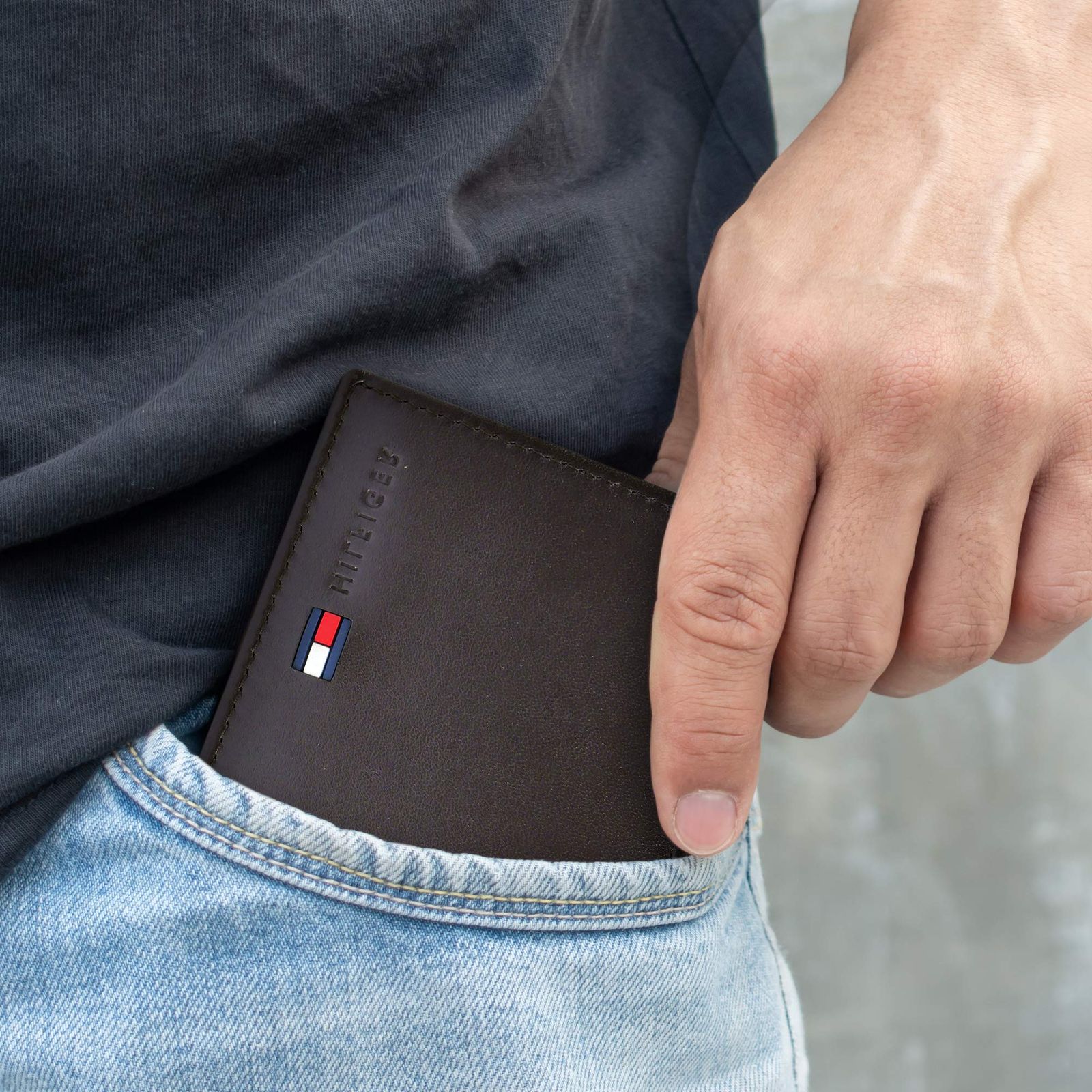 新品 Tommy Hilfiger Men's Leather Wallet - Bifold Trifold Hybrid Flip Pocket Extra Capacity Casual Slim Thin for TravelBrown 新品 Tommy Hilfiger Men's Leather Wallet - Bifold Trifold Hybrid Flip Pocket Extra Capacity Casual Slim Thin for TravelBrown