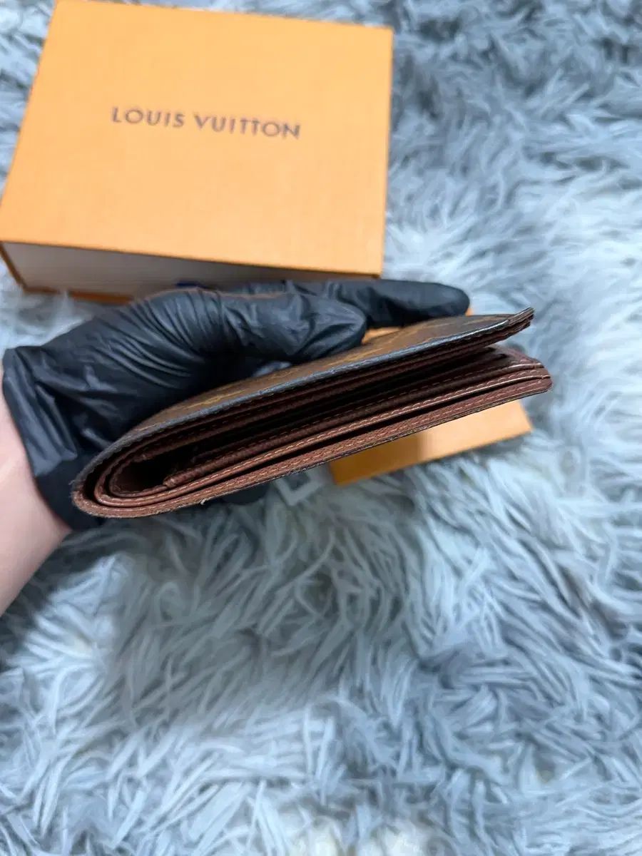 ルイヴィトン エクリプス モノグラム 二つ折り財布