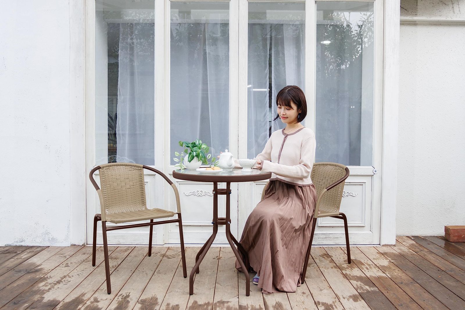 新品 リビングアウト(Living Out) ガーデンガラステーブル パラソル対応モデル 直径60x高さ70cm 5.3㎏ ガーデンファニチャー カフェ ダイニングテーブル 屋外 ガラス 組立 新品 リビングアウト(Living Out) ガーデンガラステーブル パラソル対応モデル 直径60x高さ70cm 5.3㎏ ガーデンファニチャー カフェ ダイニングテーブル 屋外 ガラス 組立