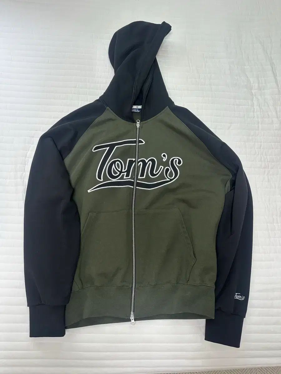 (廃盤) トムズBirthday フードジップアップ カーキ 2サイズ 出品