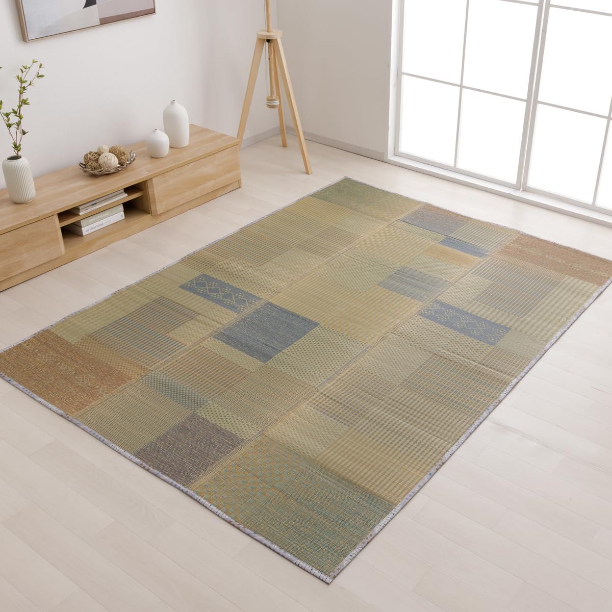 新品 イケヒコ い草ラグ ラグマット ノマ 約180×240cm ベージュ パッチワーク ナチュラル 天然い草100％ コンパクト収納 洗濯不要 長方形 滑り止め付き 和モダン オールシーズン おしゃれ 消臭 ＃1072920023911