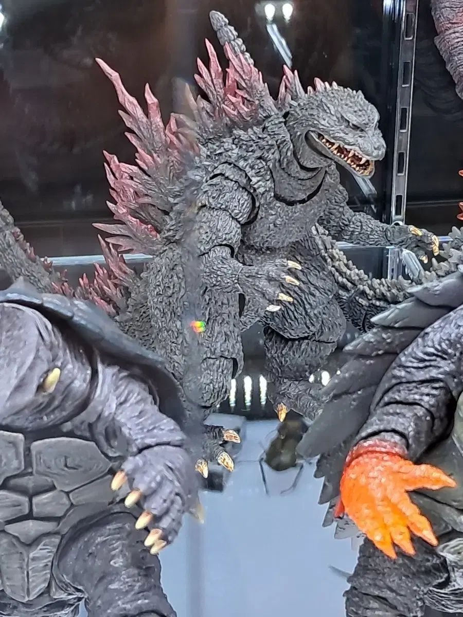SHモンスターアーツ ミレニアムゴジラ