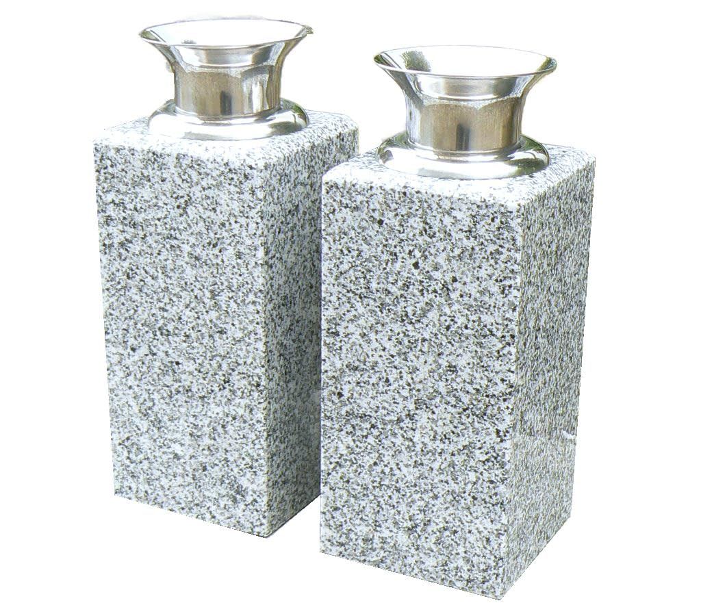 新品 【お墓用花立】白御影石花立・ステンレス花筒付。古い花立を手軽に交換。倒れにくく運びやすい。使いやすいサイズを追求しました。ステンレス花筒付き。石の間口10.5センチ、高さ21センチ。面取りと水抜き穴付きの本格仕様です。