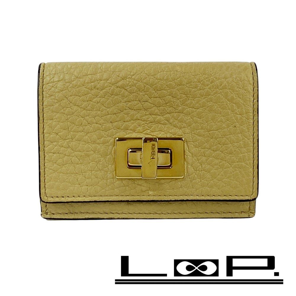 フェンディ ■美品■ ピーカブー 三つ折り 財布 コンパクト ウォレット レザー ベージュ 8M0426 箱 【537820】8 15,790円