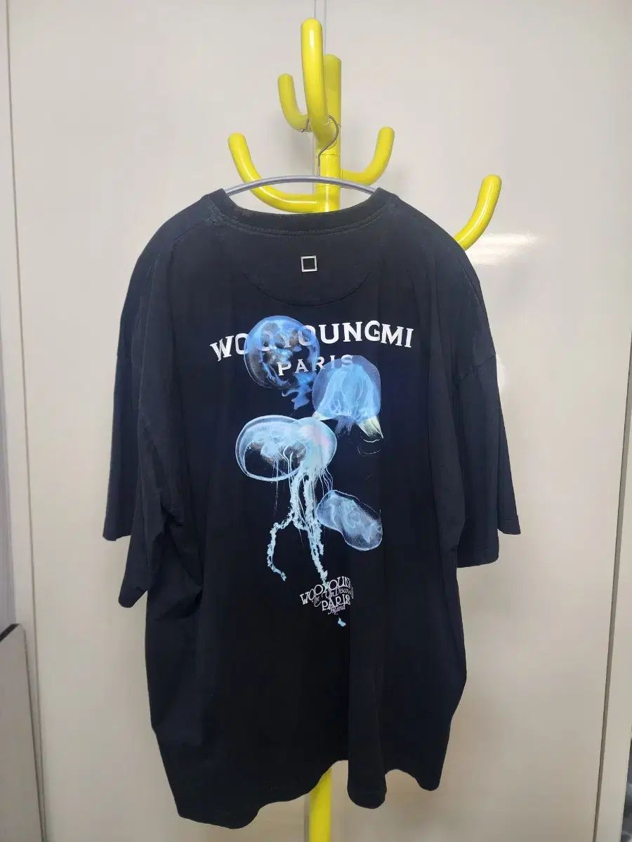 ウーヨンミ バックロゴ ゼリーフィッシュ 夜光 ブラック 半袖Tシャツ 52