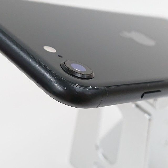 iPhoneSE 第2世代 64GB ドコモ ブラック 送料無料 本体 c20012 - メルカリ