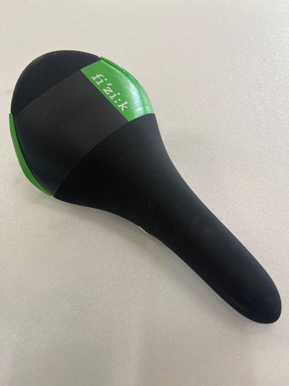 fizik Aliante R3 サドル K:iumレール ブラック／グリーン-新着20%Off