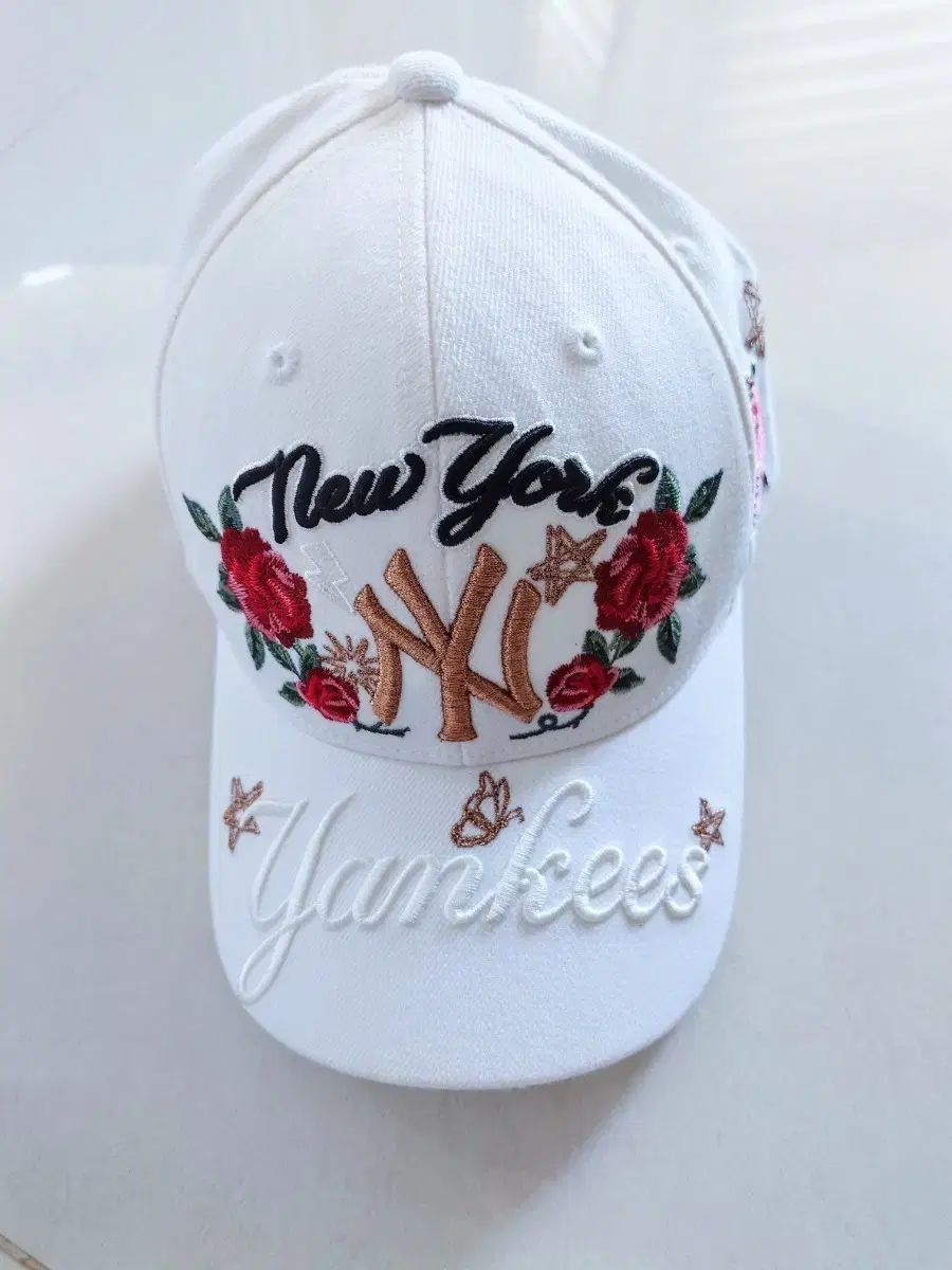 MLB NEW YORK NEW YORK YANKEES ベースボールキャップ 花刺繍 ベース 