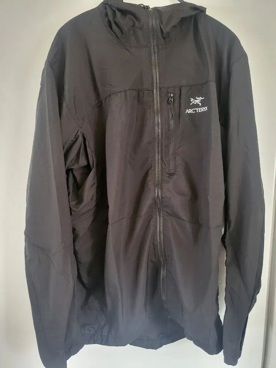(新品) ARC'TERYX アークテリクス ブラック フード ウィンドブレーカー