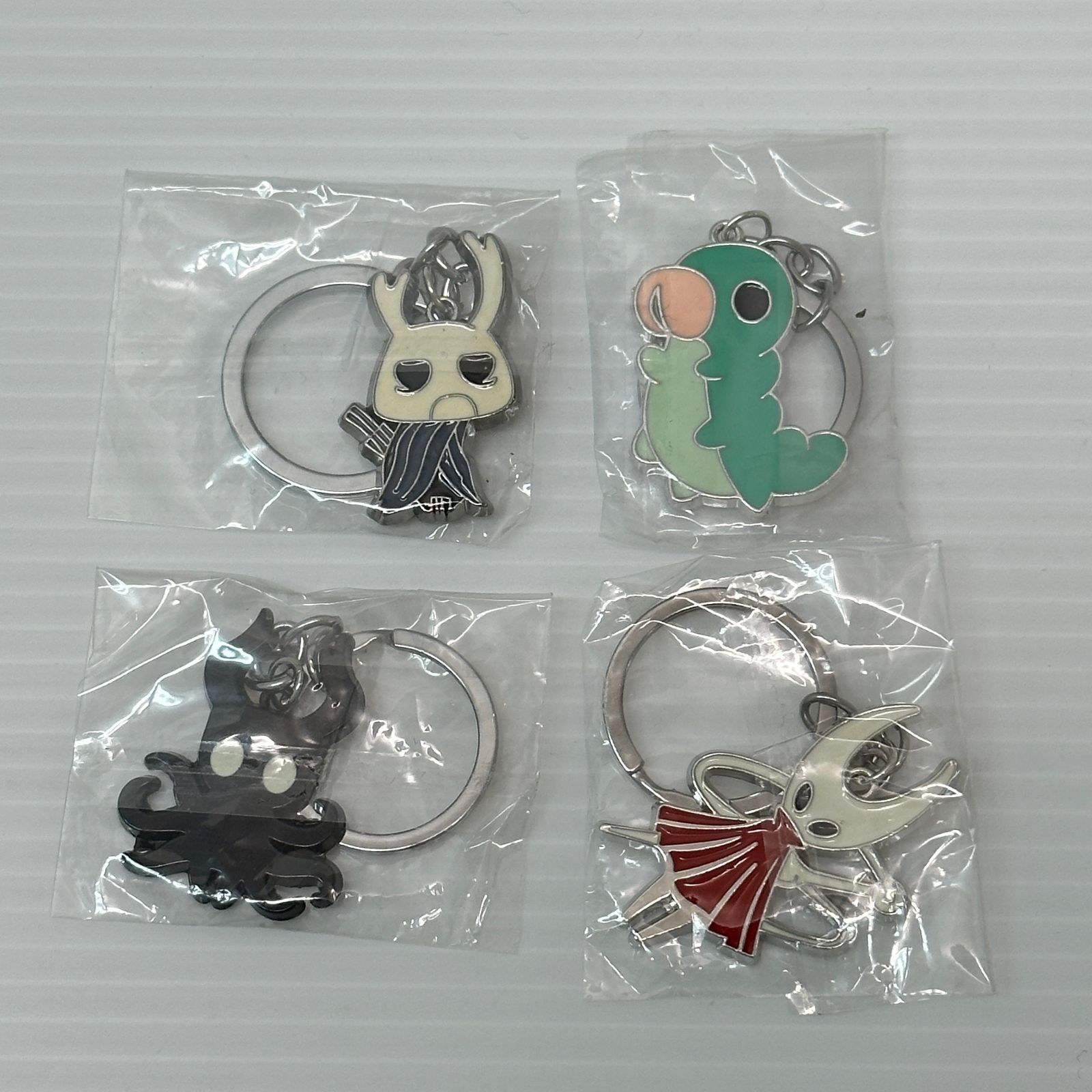 ピンバッジ・キーホルダーセット □HOLLOW KNIGHT ピンバッジ 