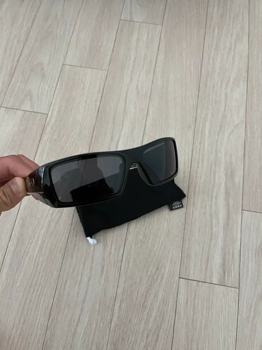 オークリー ガス缶 出品