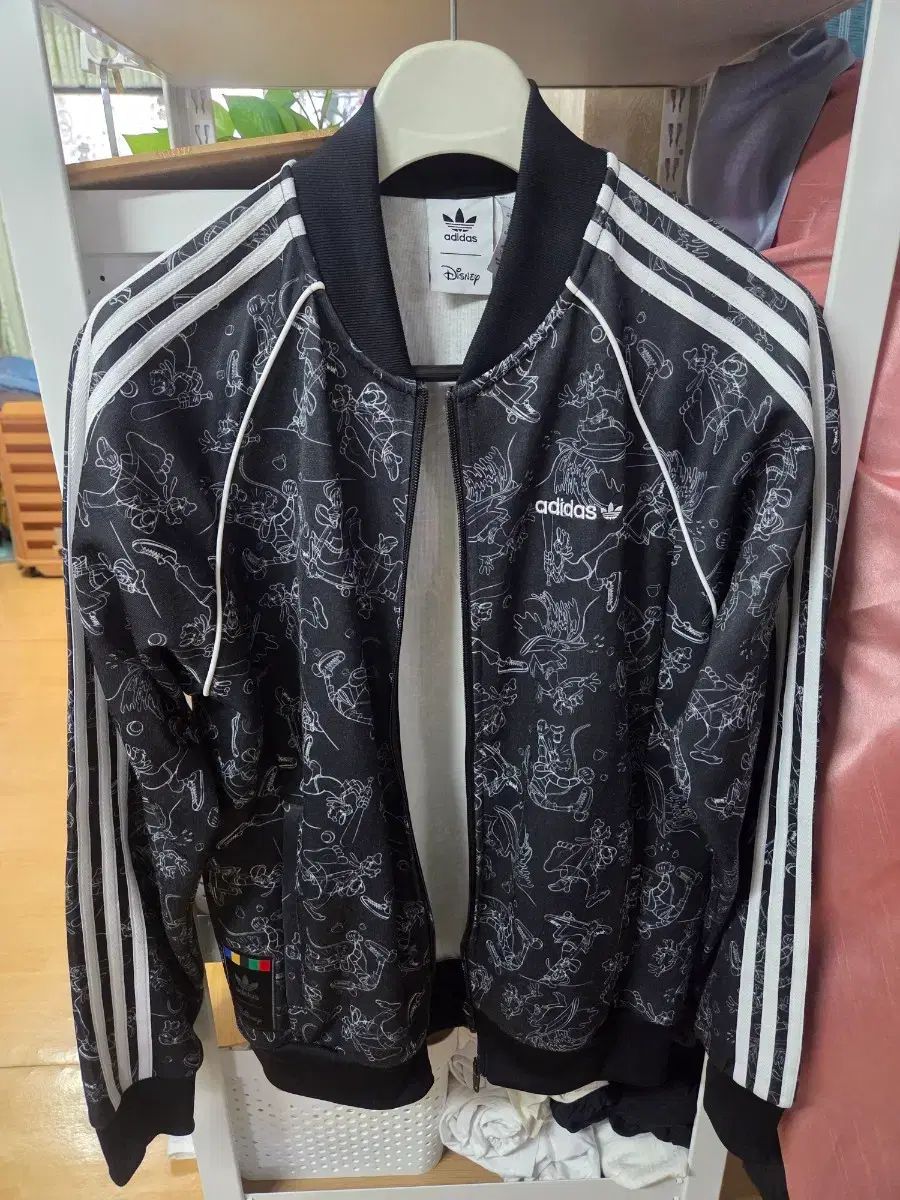 レア adidas x Disney コラボ グーフィー パターン トラックジャージ ジャージ ブラック