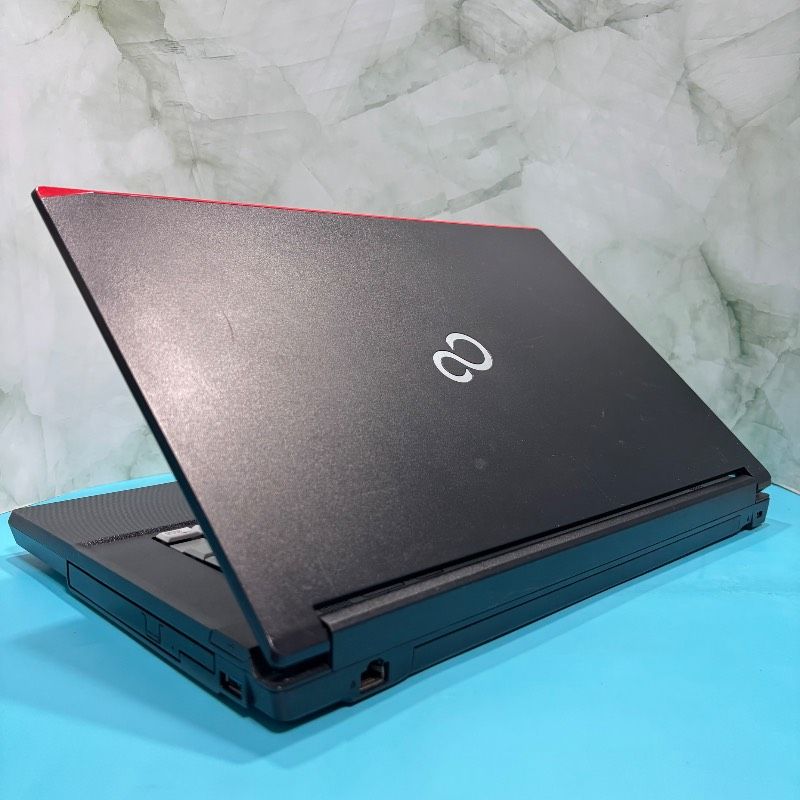 6世代Core i5【オフィス付】メモリ8GB☆爆速SSD搭載☆動作良好◎富士通