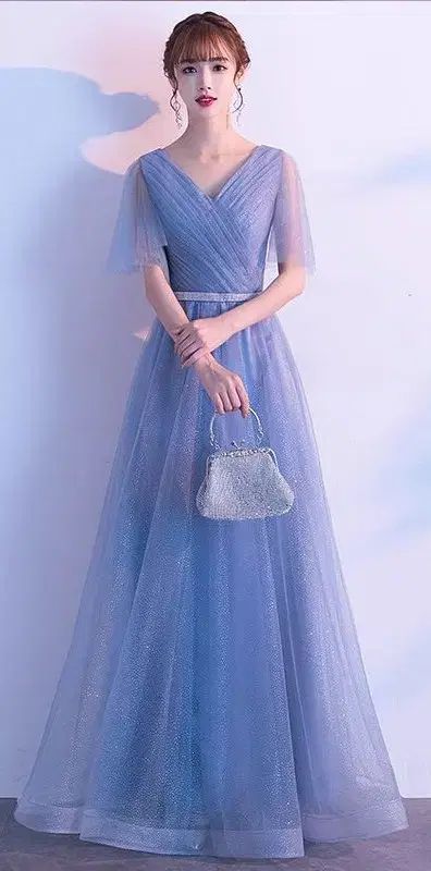 スカイブルーの公演ドレス、演奏服 M Lサイズ