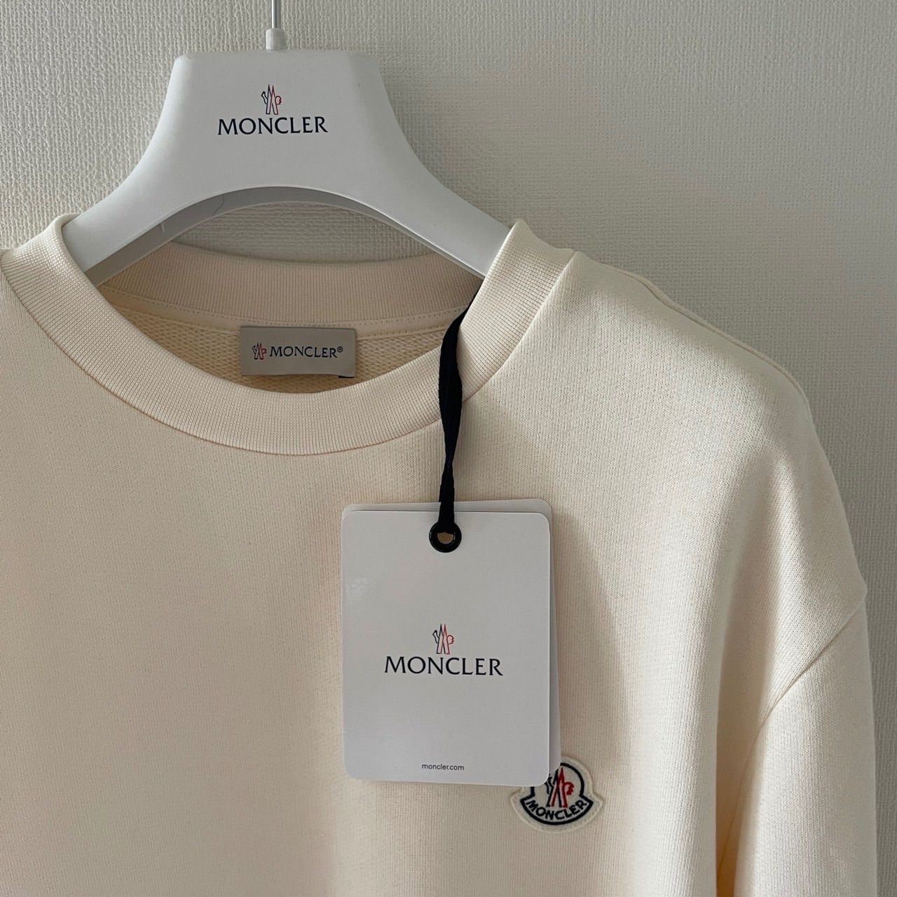 Moncler シンプルワッペン トレーナー ivory 現行定価96800円 - メルカリ
