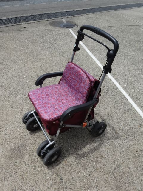 幸和製作所 シルバーカー SIST04 花柄 ワインレッド 折りたたみ 歩行