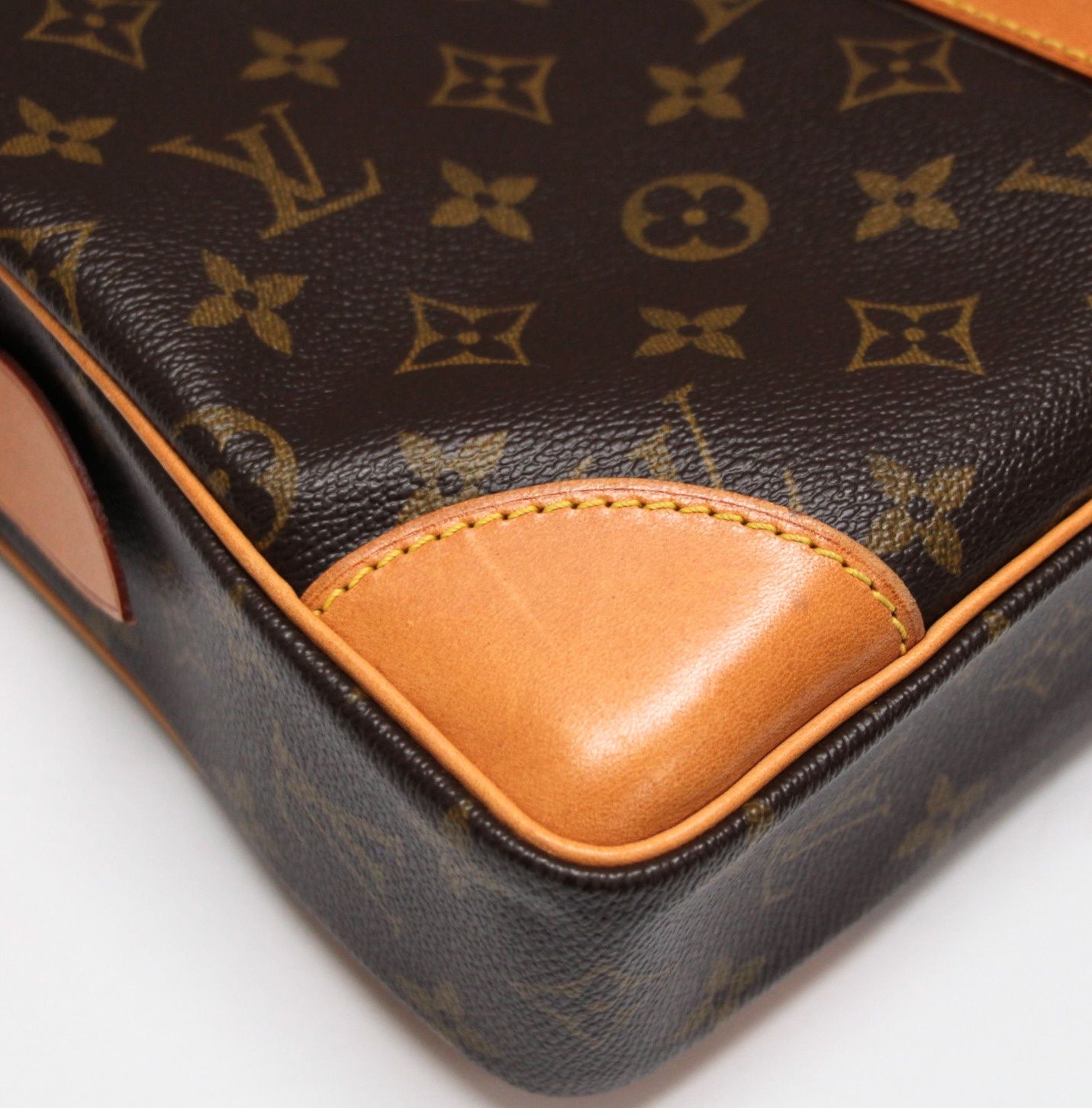 ルイヴィトン Louis Vuitton ポルト ドキュマン・ヴォワヤージュ 