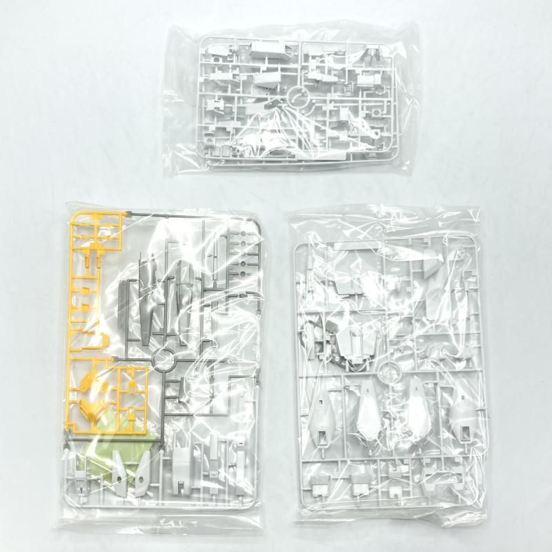 【中古】ﾊﾞﾝﾀﾞｲMG 1/100 Zｶﾞﾝﾀﾞﾑ3号機 ﾎﾜｲﾄﾕﾆｺｰﾝｶﾗｰ 未組立品[13][240013255576]
