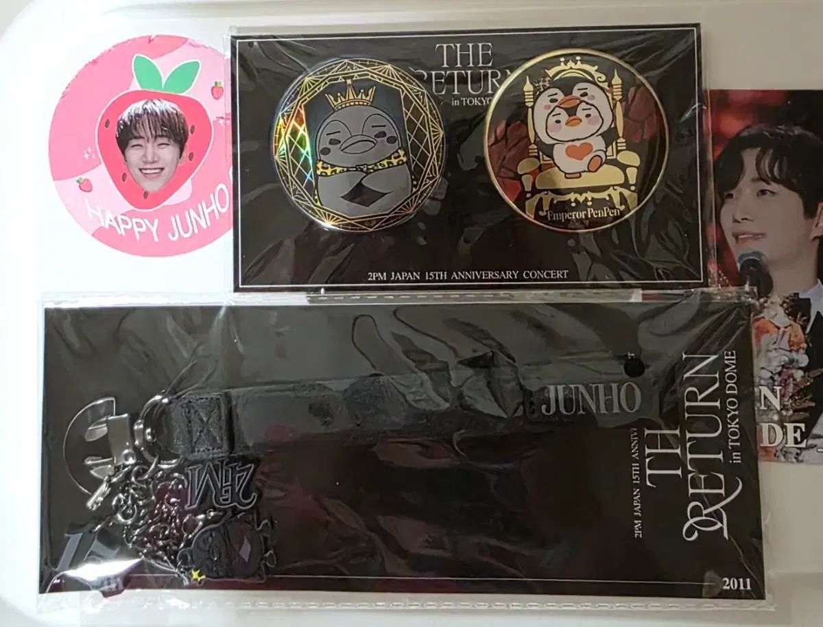 2PM イ・ジュノ 15周年 コンサート グッズ ストラップ + 缶バッジ