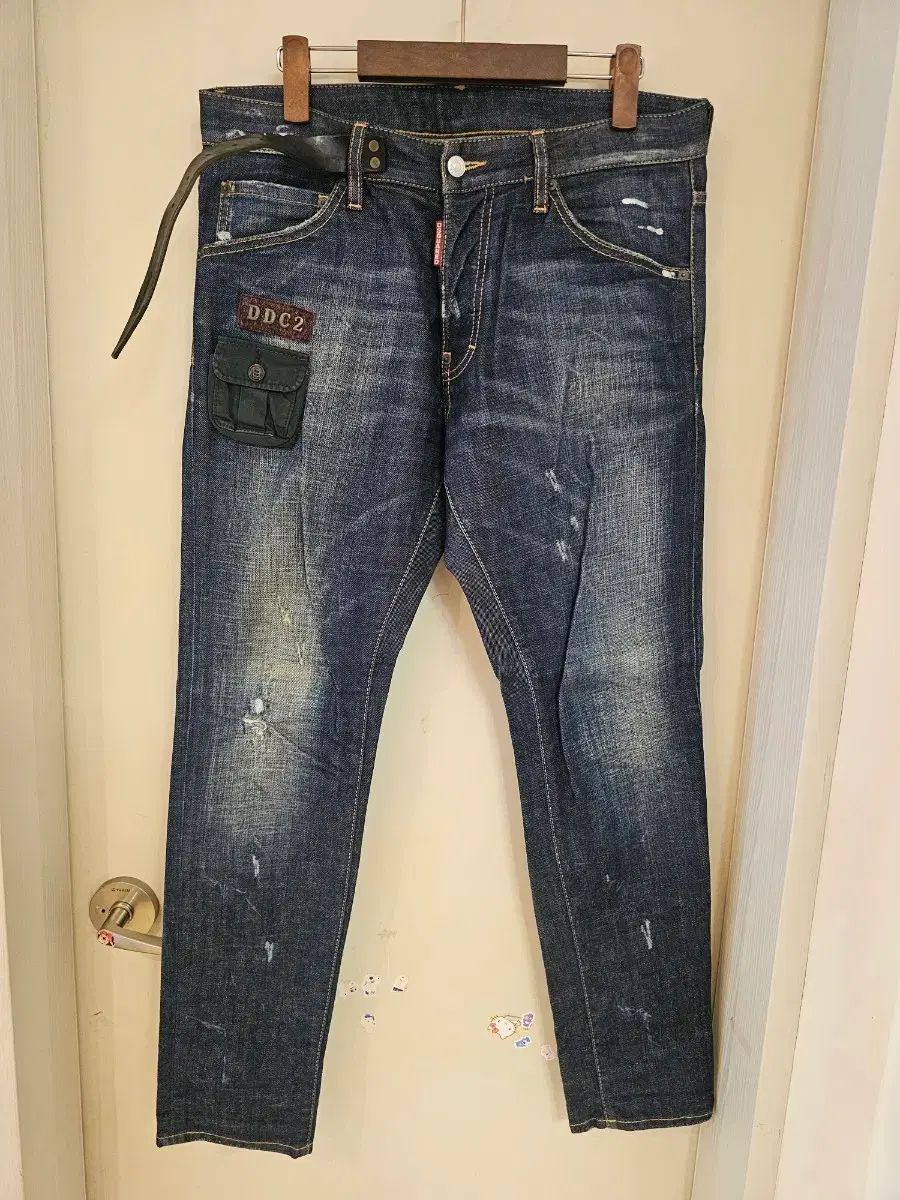 正規品 DSQUARED2 ミニポケット ベルト付き ルーキージーン 48