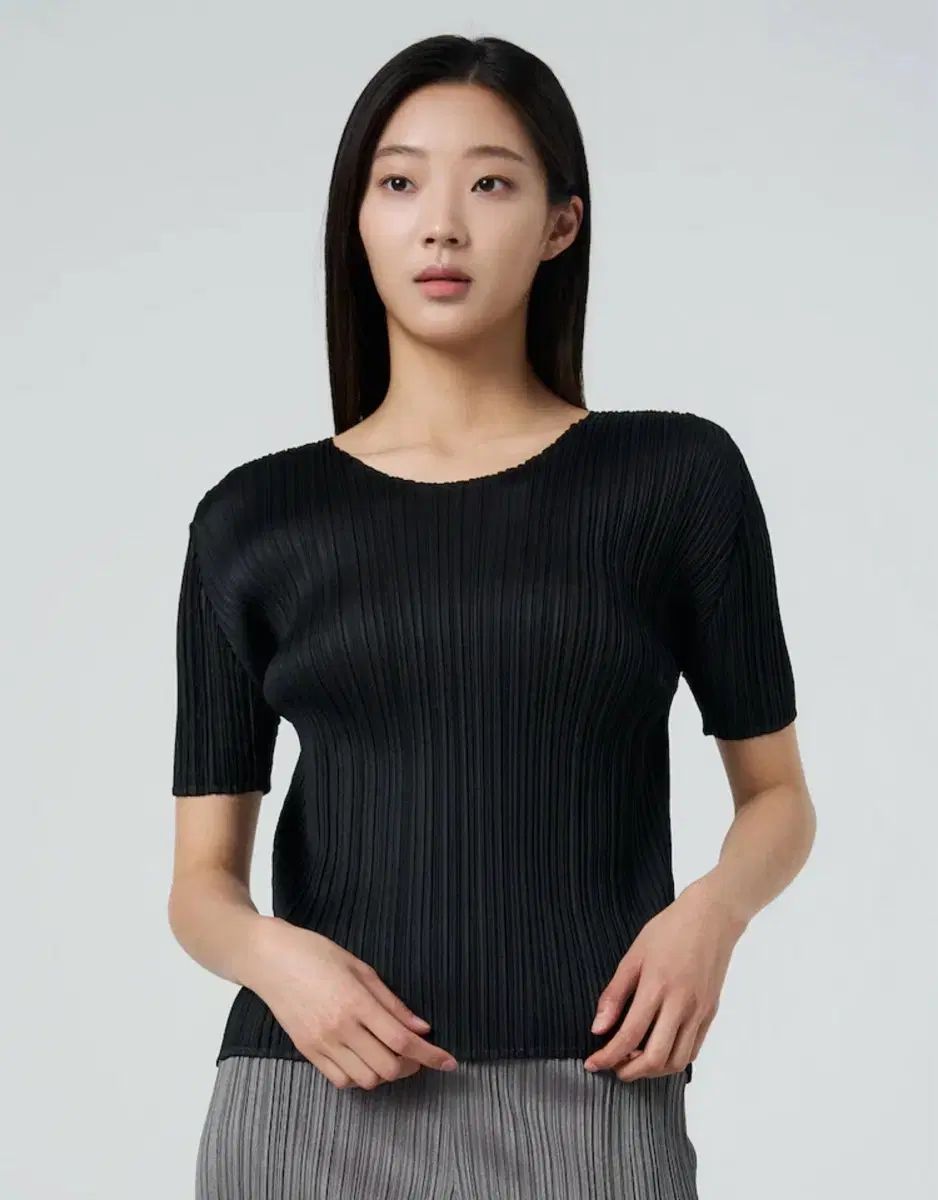 PLEATS PLEASE トップス 新品
