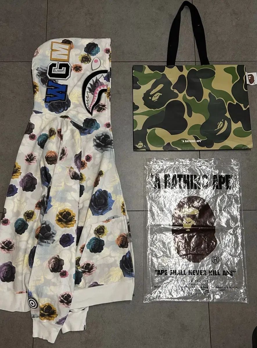 新品級) A BATHING APE アベイシングエイプ フローラル カモフラージュ バッグ シャーク ジップアップ