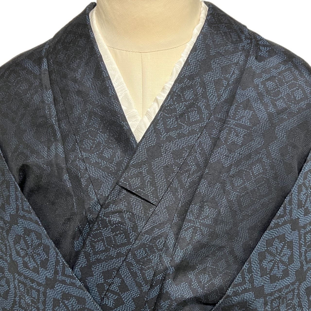 K087 美品 大島紬 幾何学模様 正絹 和装 和服 着物 - メルカリ