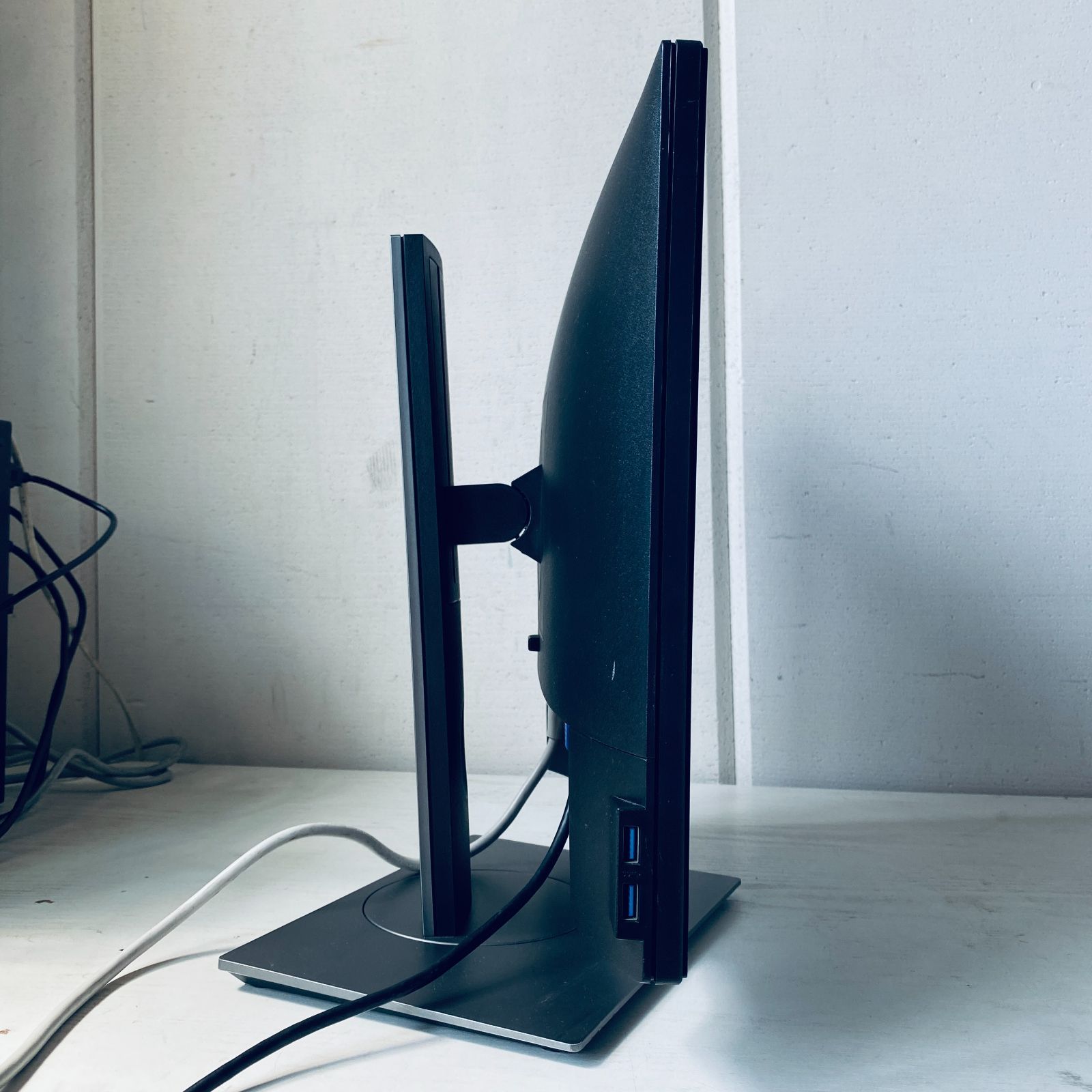 DELL P1917S 19インチ スクエア液晶モニター 美品 - メルカリ