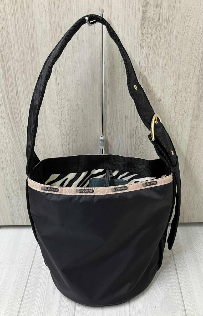LeSportsac レスポートサック MED BELT HANDLE TOTE バケツ型 トートバッグ ブラック