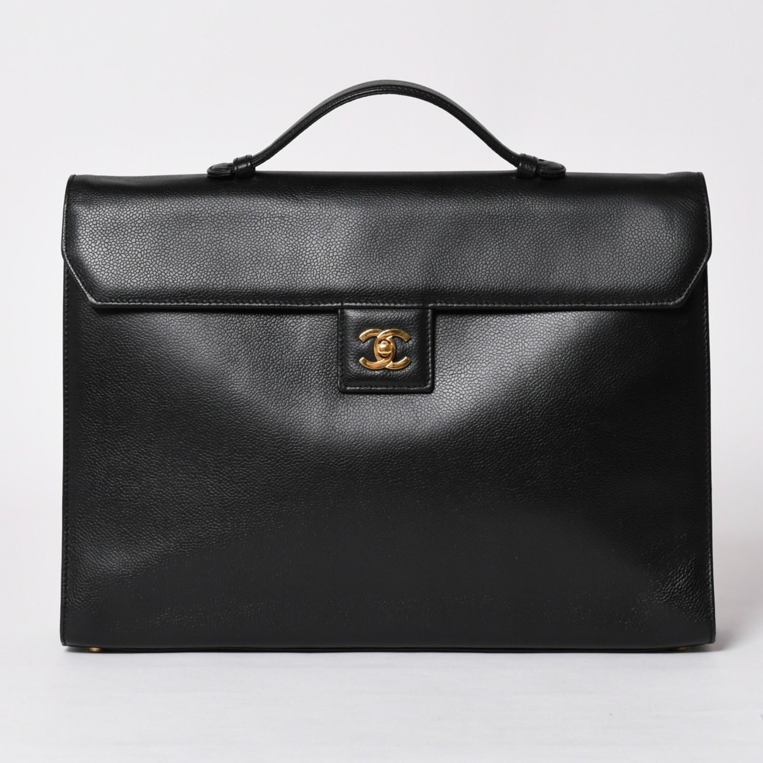極美品 CHANEL シャネル ブリーフケース ビジネスバッグ 5番台 ココマーク キャビアスキン ブラック ゴールド金具 中古 4a000811 247,500円