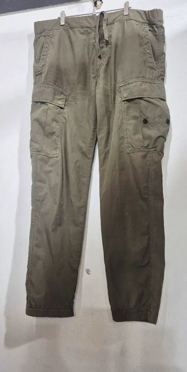 STONE ISLAND ストーンアイランド 正規品 カーゴジョガーパンツ