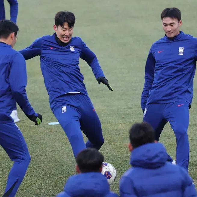 新品 選手用支給用 サッカー 韓国国家代表 ストライク パンツ ジョガー パンツ サイズXL