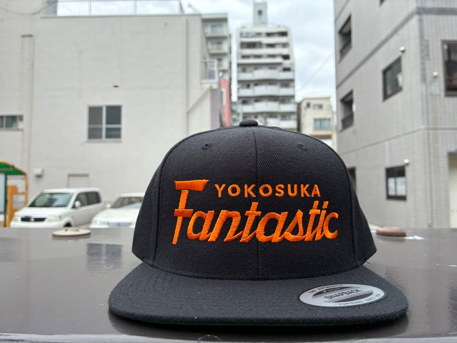 FANTASTIC HOOD SNAPBACK CAP BLACK x ORANGE