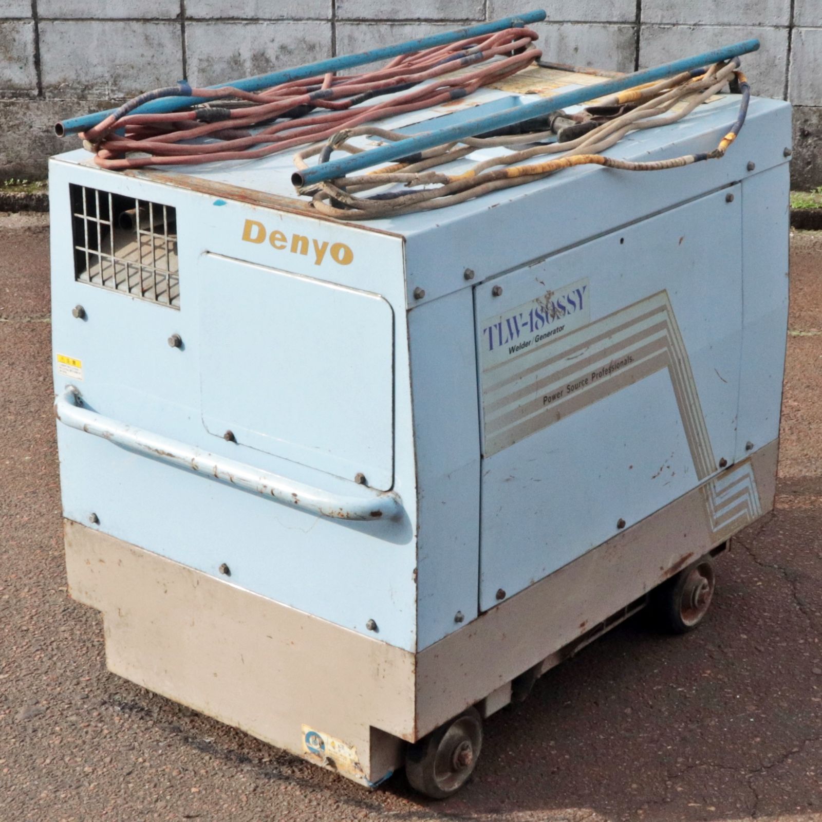 新潟発 デンヨー 防音型エンジン発電溶接機 TLW-180SSY ケーブル付き ウェルダー ディーゼル 動作確認済み スローダウンOK 中古 倉庫保管
