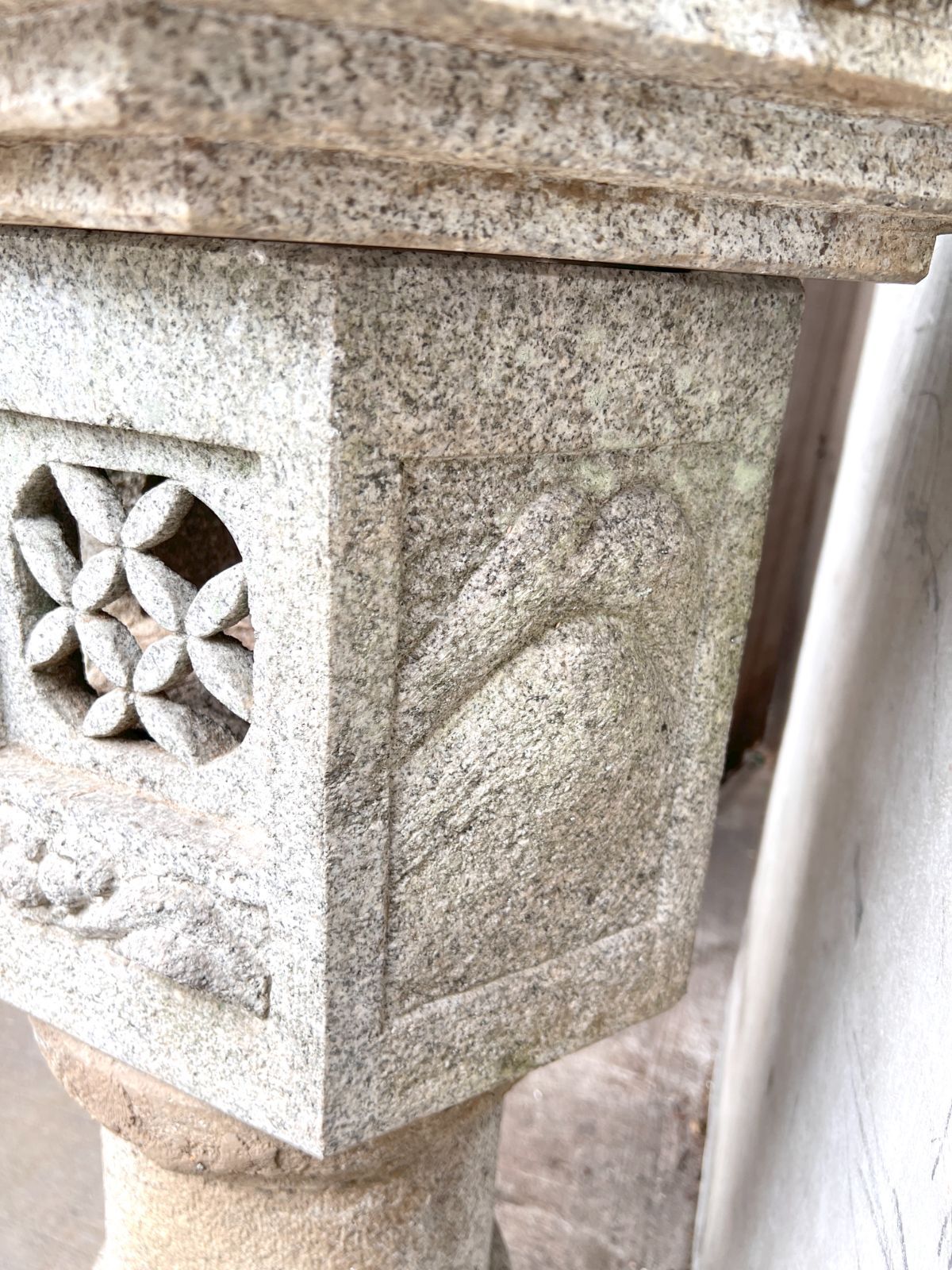 現地引取限定】 石灯籠 庭石 灯篭 日本庭園 ガーデニング オブジェ