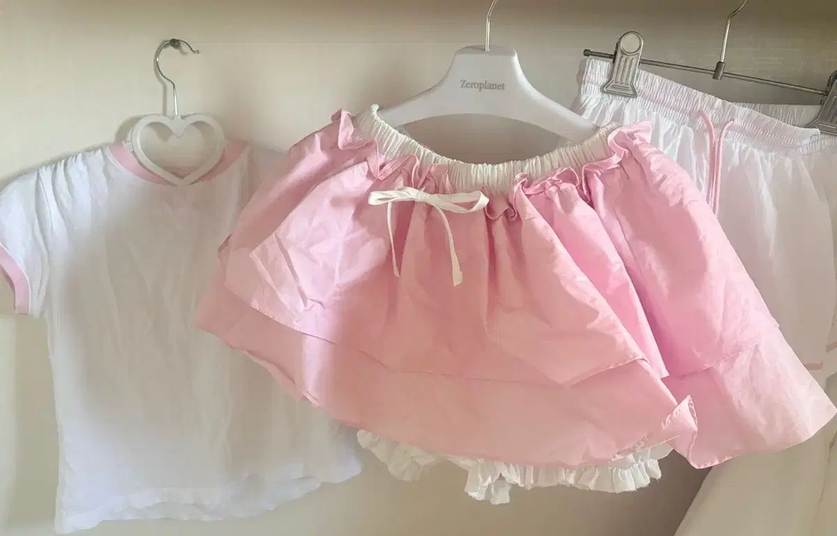 アイドールクラブ Tシャツ + さくらスカート + トレーニングパンツ