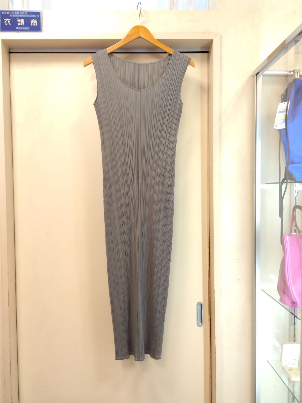 M7プリーツプリーズ PLEATS PLEASE ワンピース サイズ１グレー 左裾サイドスリット 無地 13,125円