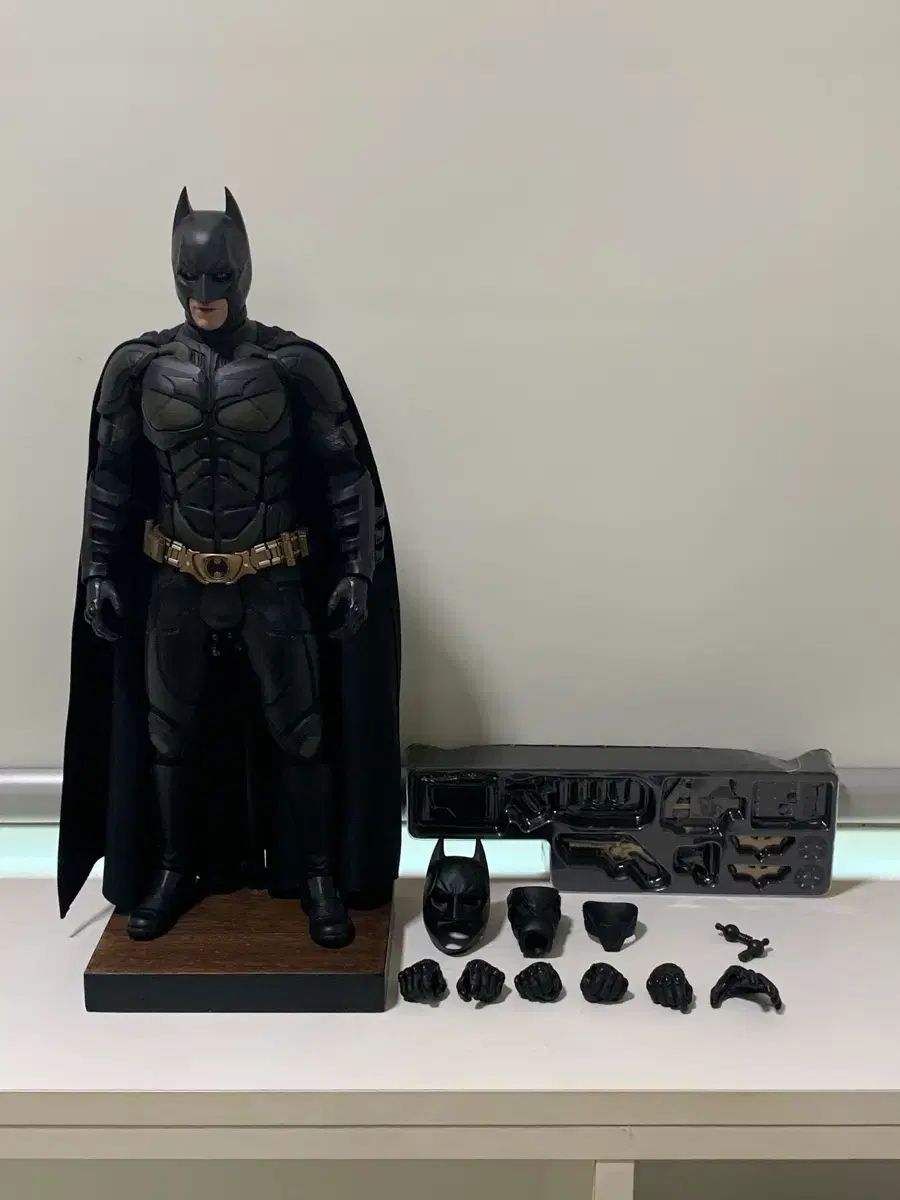ホットトイズ 新モデル アーモリー バットマン 単品 出品 (MMS702)