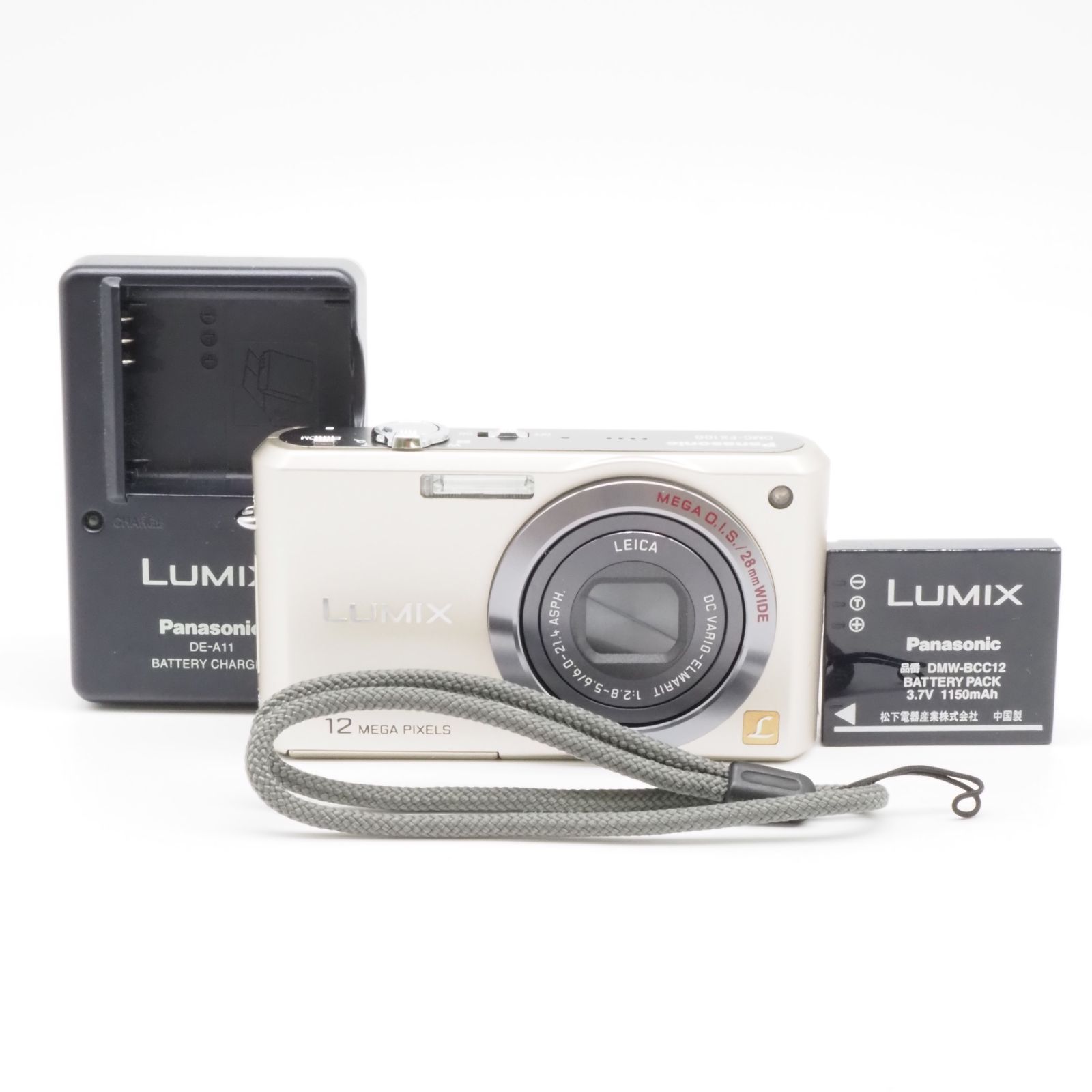 画面に少し薄い細かな傷がありますが外観は非常に綺麗です。■極上品■ PANASONIC DMC-FX100 ゴールド