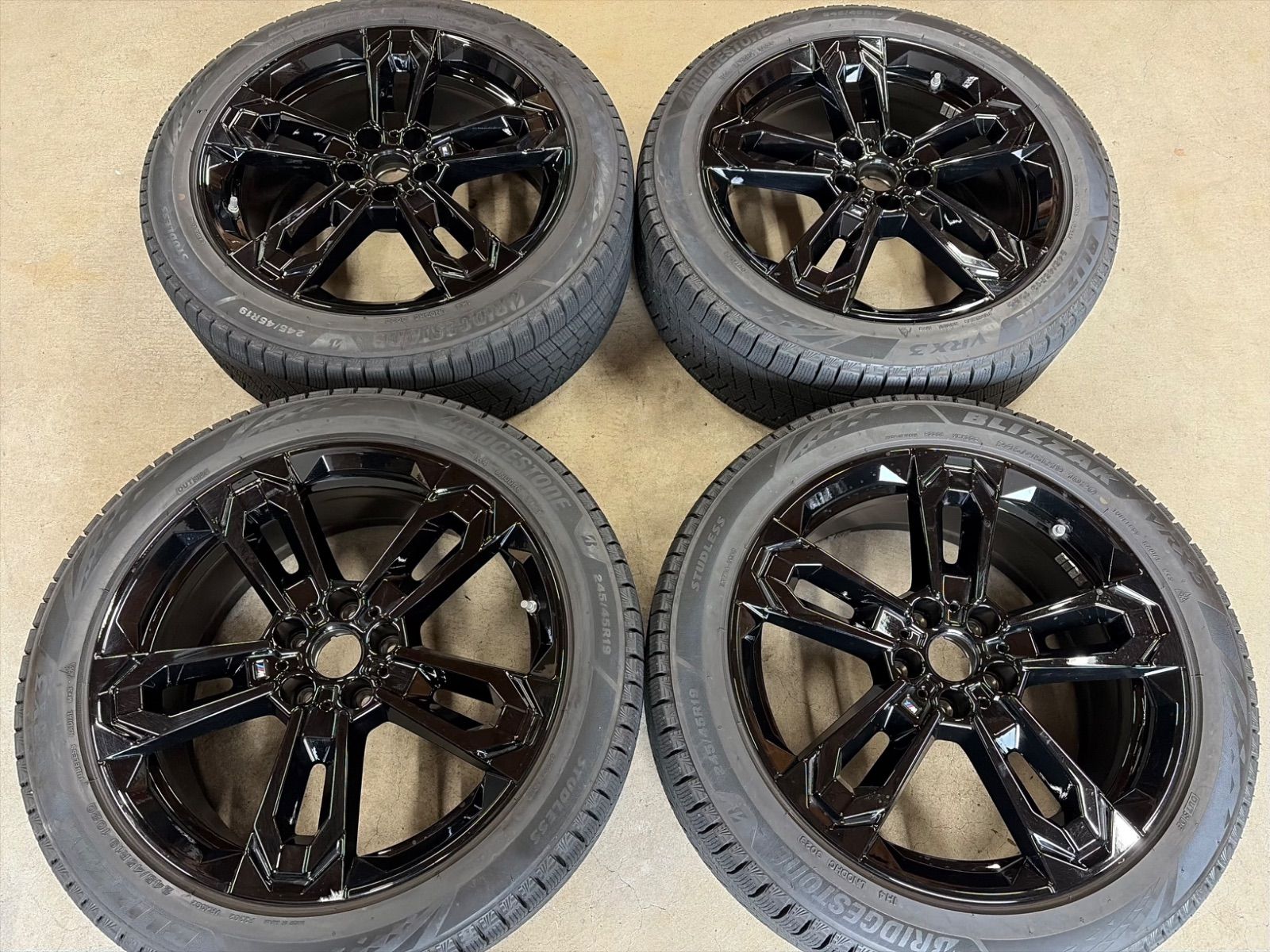 BMW U11 X1 U10 X2 純正品　 BS VRX3　2023年製　19インチ　4本セット