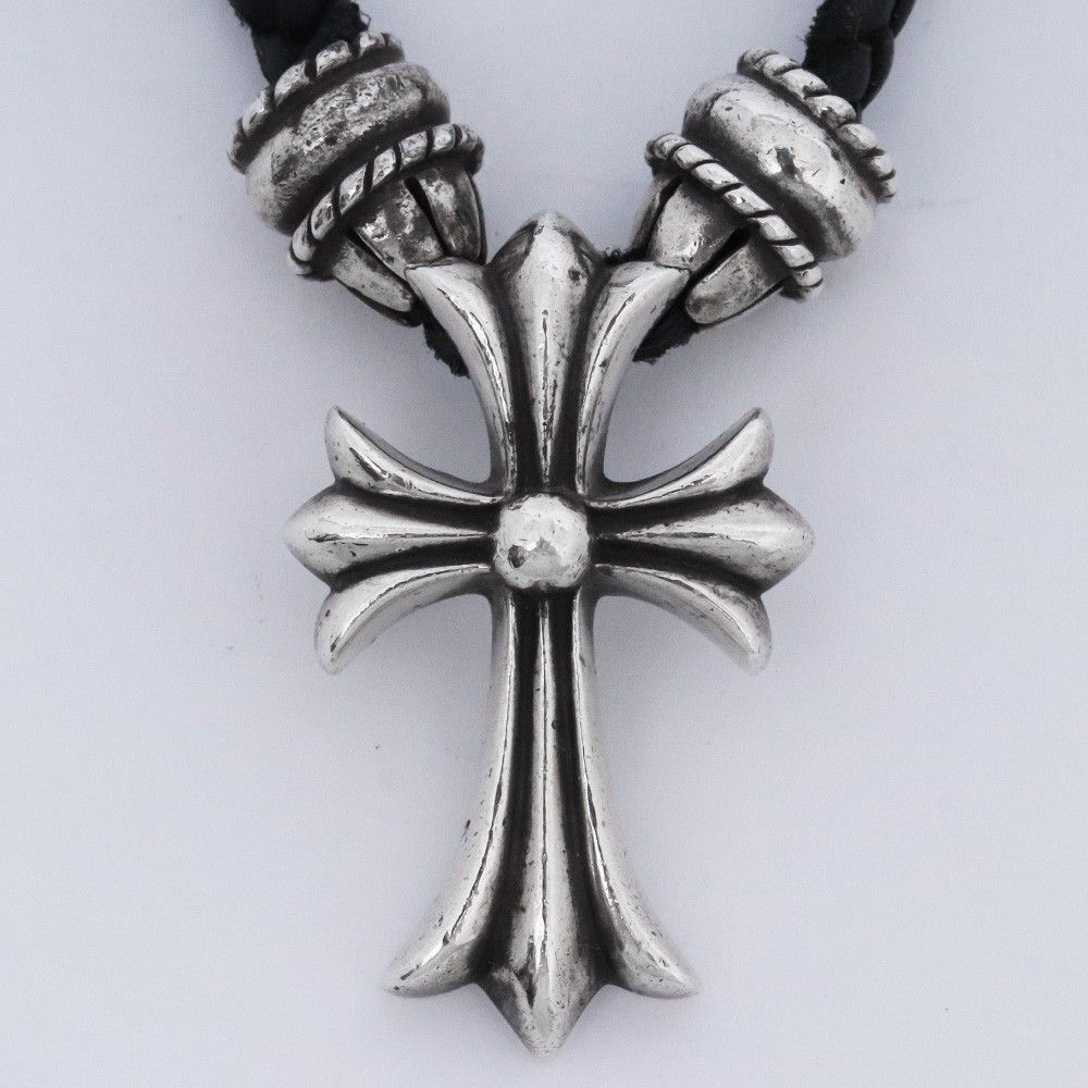 CHROME HEARTS クリンプトCHクロスペンダント スモール レザーブレイド