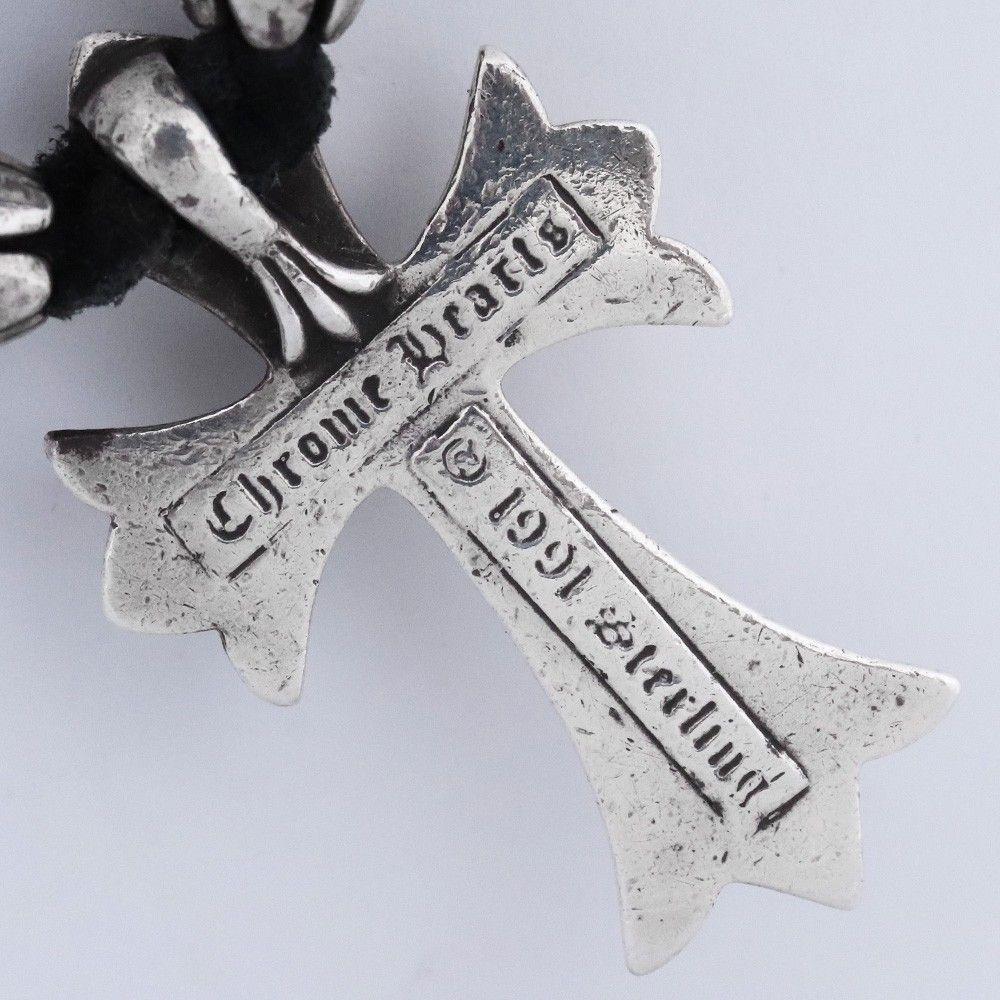 CHROME HEARTS クリンプトCHクロスペンダント スモール レザーブレイド