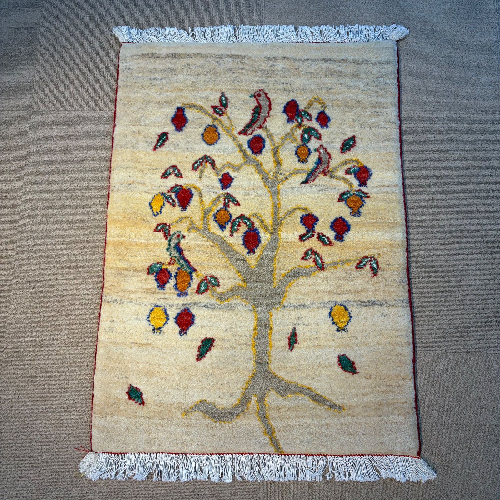 【ギャッベ】ロリバフ　イラン産 手織りカーペット ザクロ　鳥　84×61cm インテリアラグ 草木染め 　玄関サイズ　【　チェリーベアギャッベ　チェリーベアギャッベ60×90 】