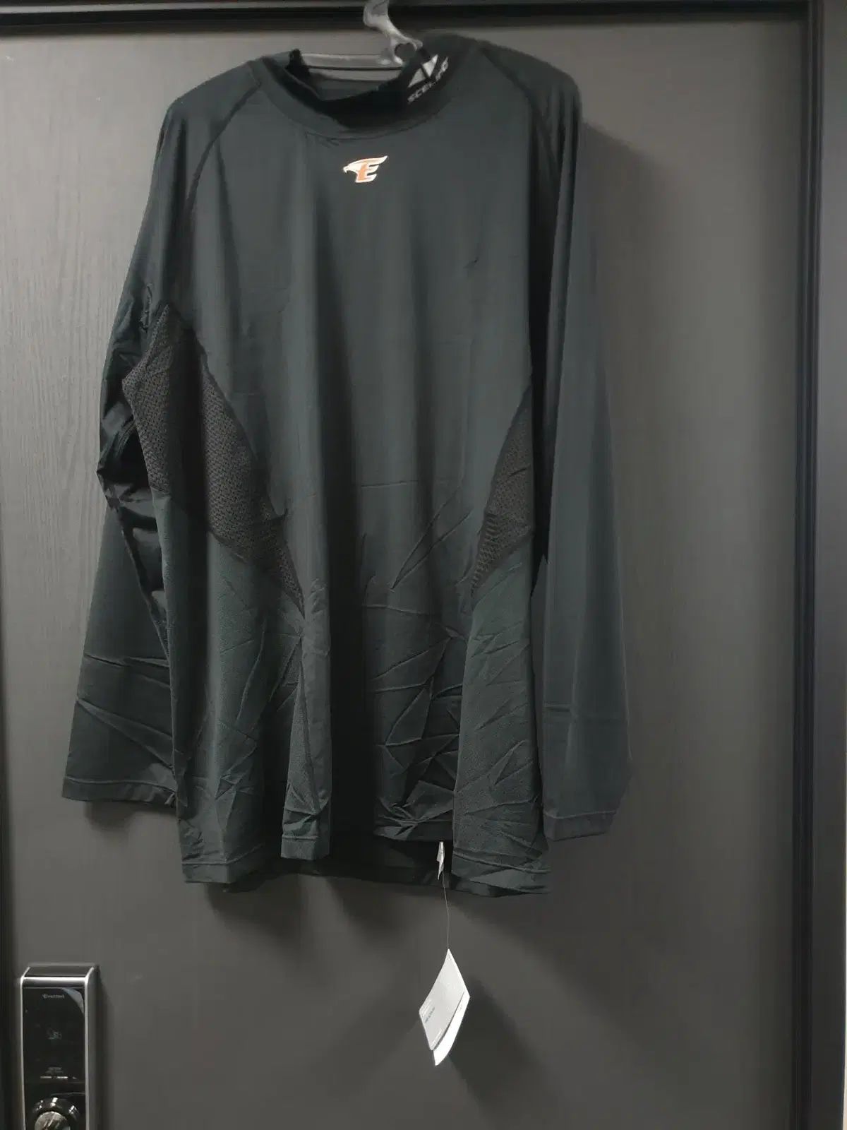 KBO スケリド Hanwhae Eagles(ハンファ・イーグルス) 選手用支給用 首元アンダーTシャツ XL 新品 出品
